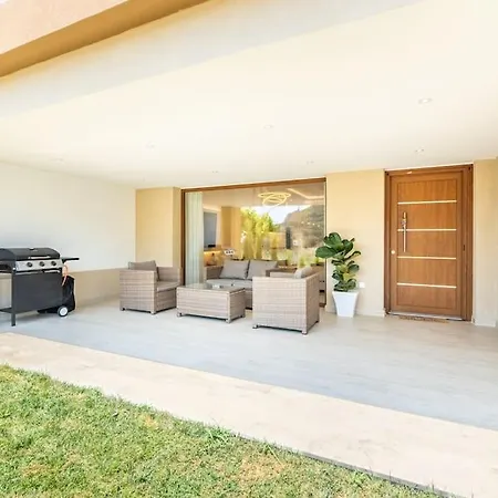 Vasillis-heated Swimming Pool With Infinity View Villa Vitalades